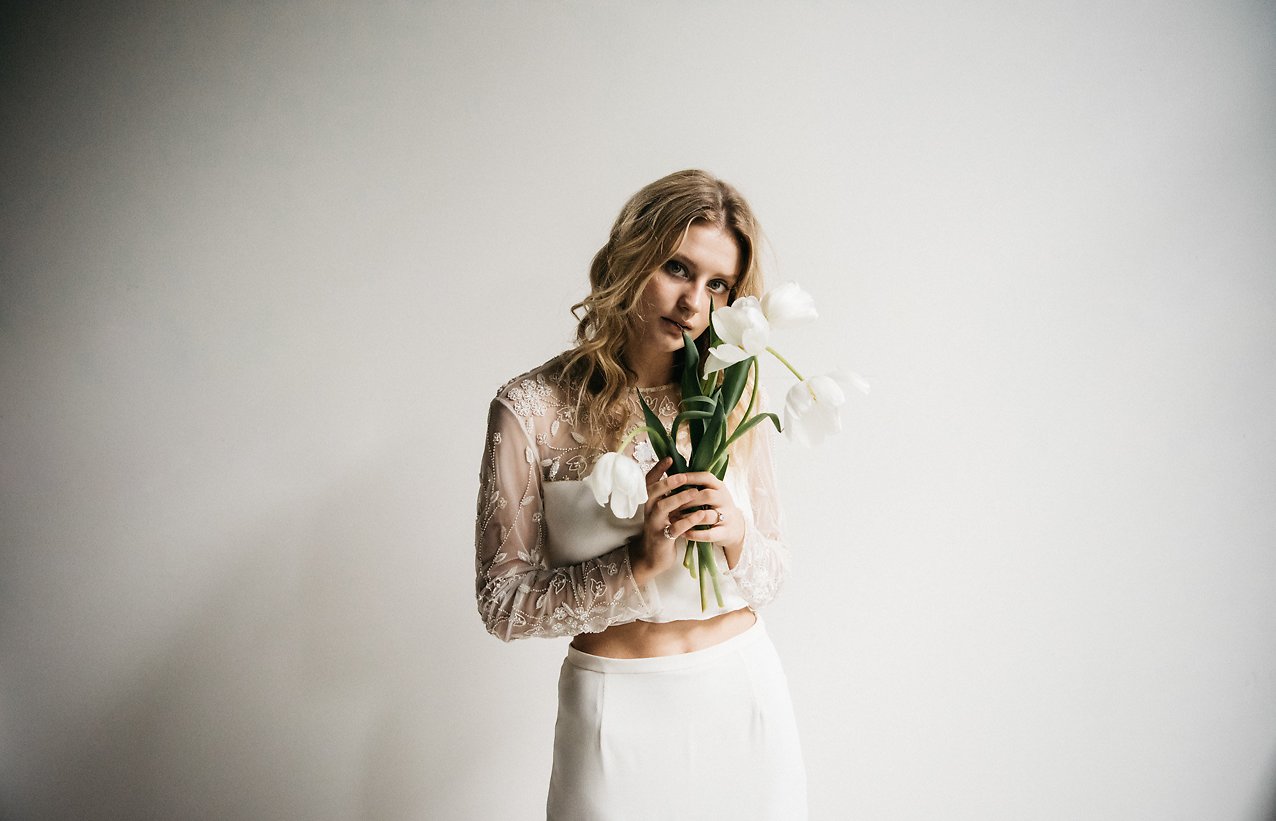 FLOW - Minimalist Wedding Inspiration - Feathers and Stone