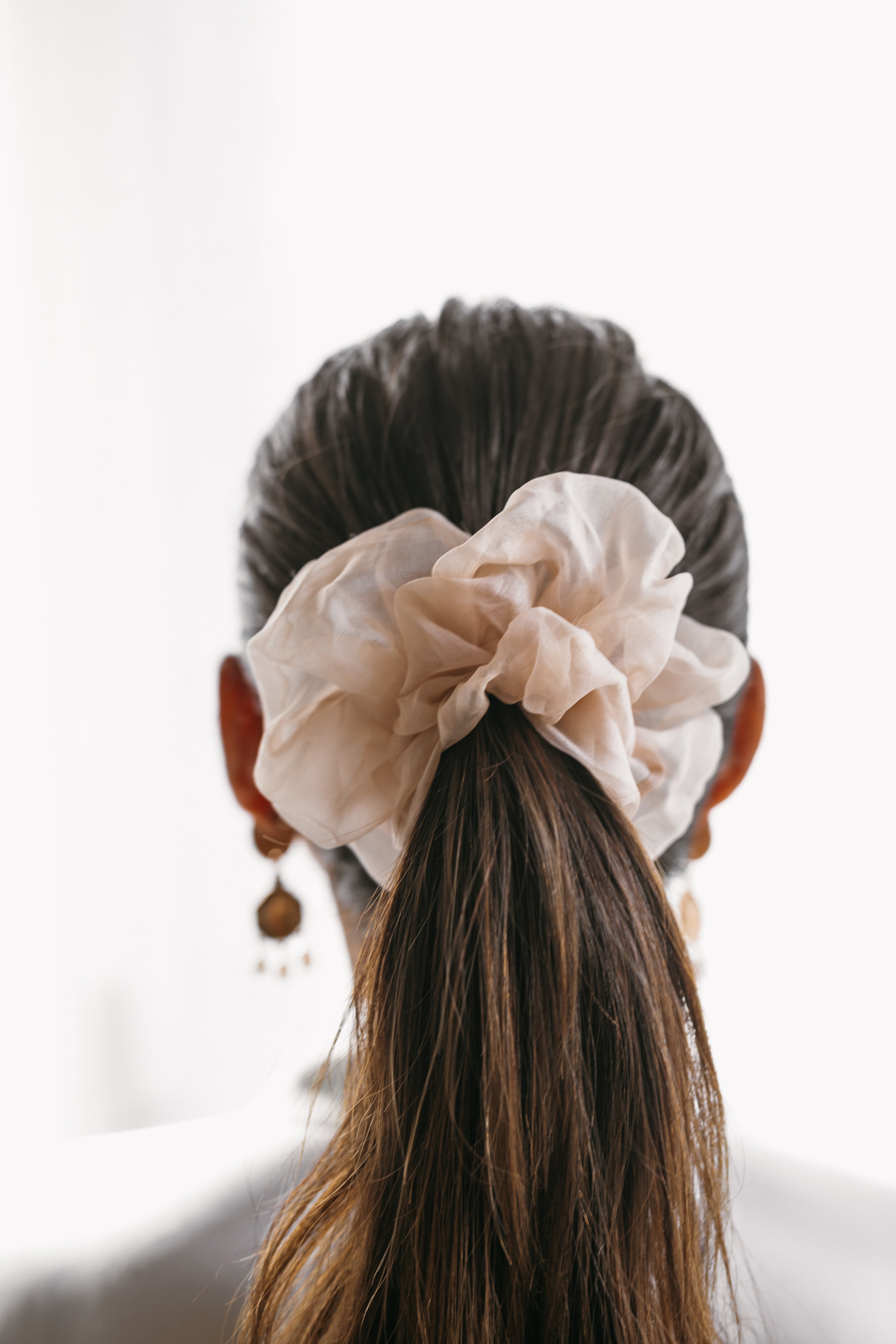 SILK ORGANZA SCRUNCHIE - Feathers and Stone