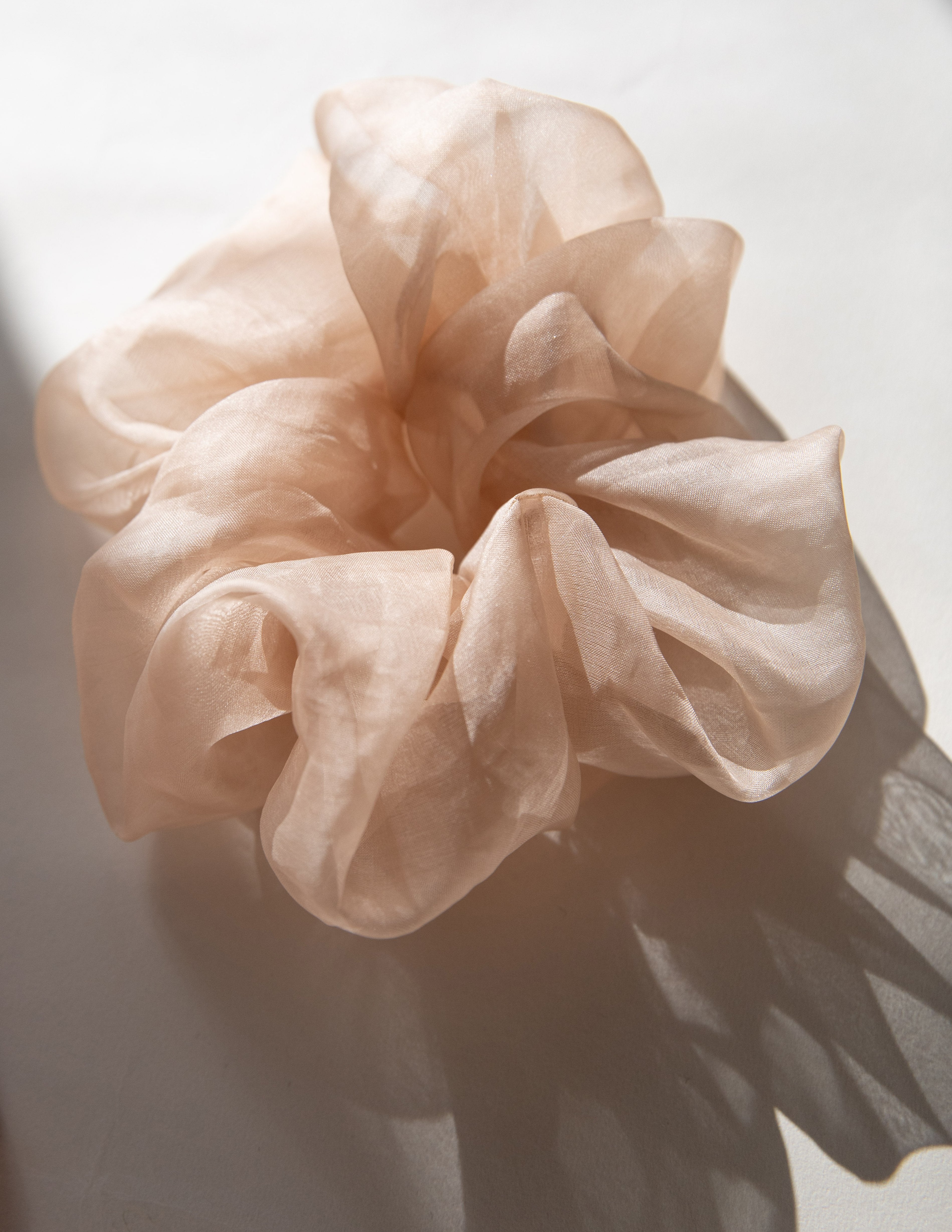 SILK ORGANZA SCRUNCHIE - Feathers and Stone